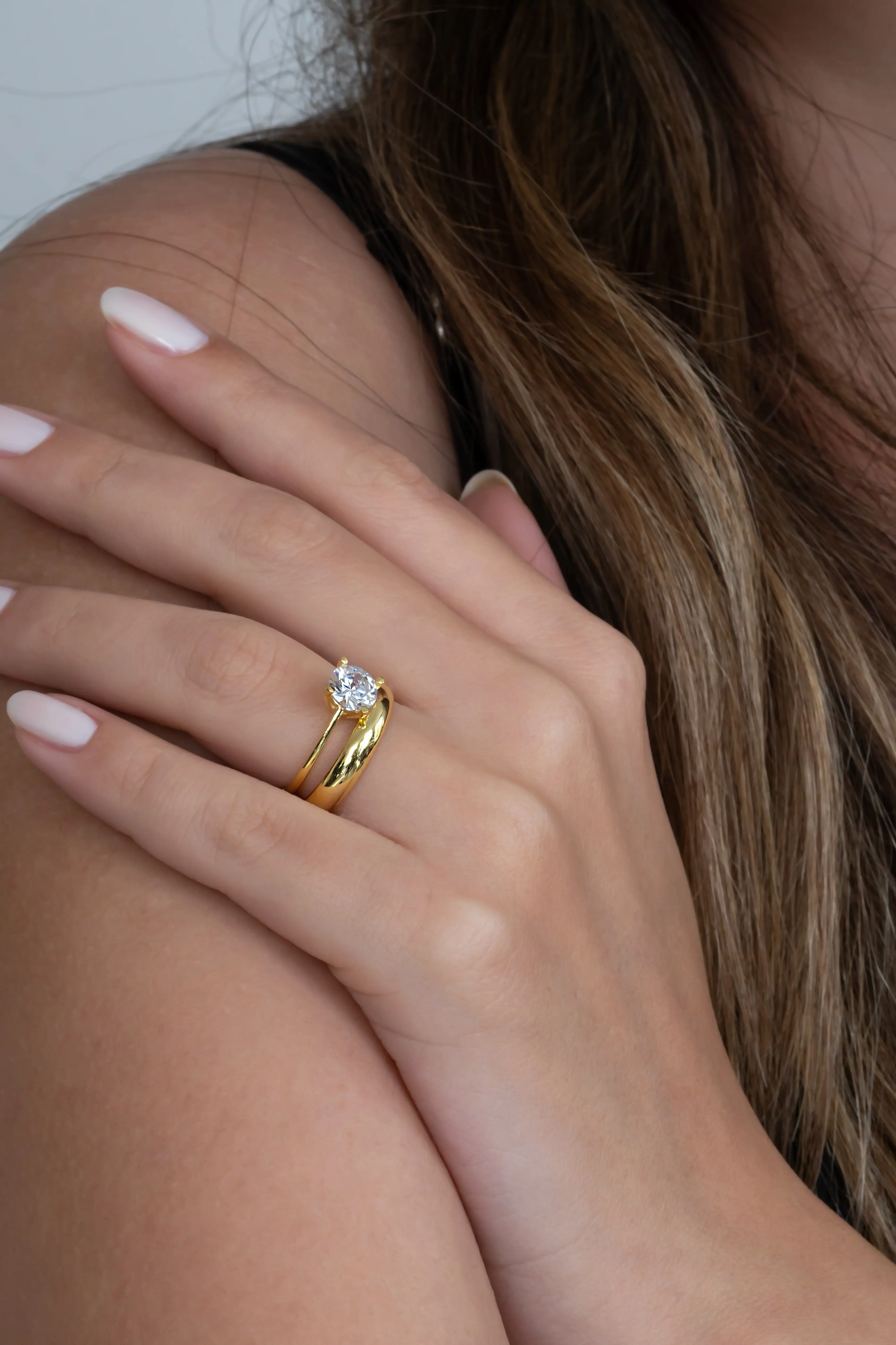 Gold Renk 4mm Gümüş Alyans ve Gümüş Tektaş Yüzük Seti wsr120